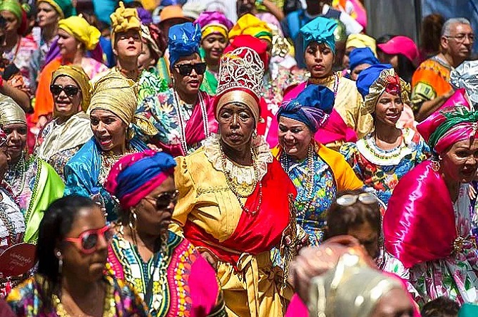 Honra la diversidad cultural y la riqueza patrimonial del Carnaval de El Callao. Herencia cultural venezolana.