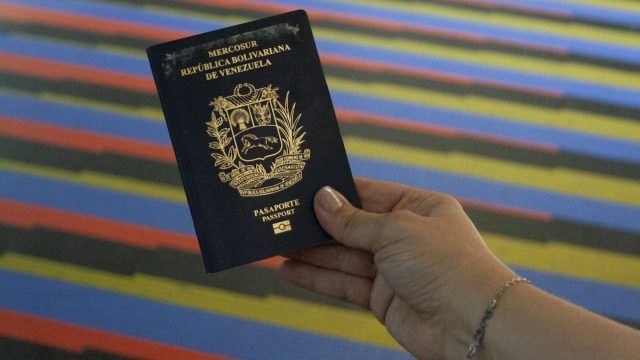 Saime revela costos actualizados para pasaportes en Venezuela