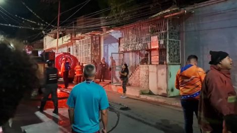 Vivienda en llamas