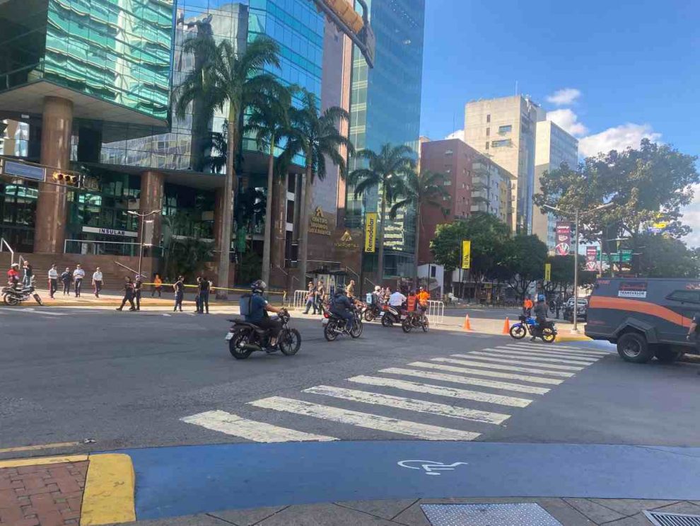 Av Francisco de Miranda en Caracas trancada el 23 de enero