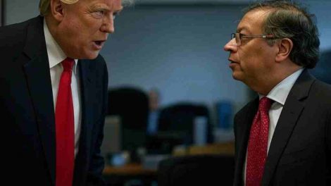 imagen de trump dominando a petro ai