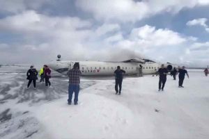 Avión de Delta Air Lines se estrella en el Aeropuerto de Toronto