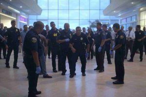 Hombre apuñala a su expareja en Miami en el International Mall Doral Florida