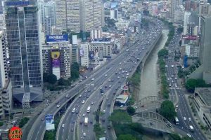 Cierre parcial de la autopista Gran Cacique Guaicaipuro. Antigua Francisco Fajardo