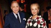Carolina Herrera y esposo