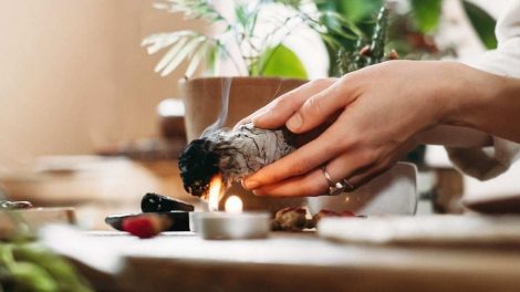 ritual para limpiar las energías de tu hogar