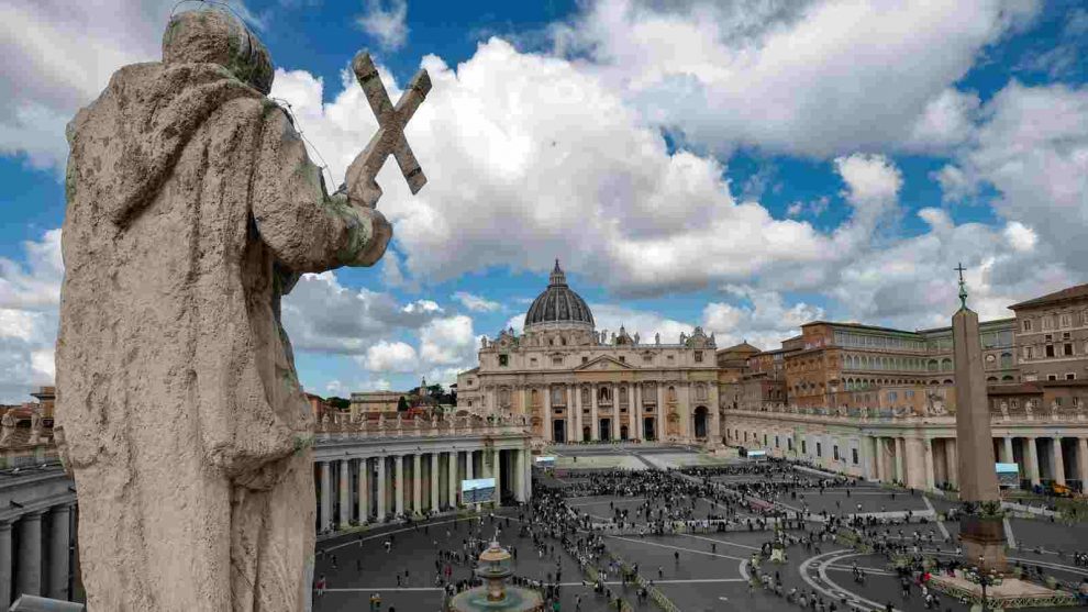 Qué pasa después de la fumata blanca