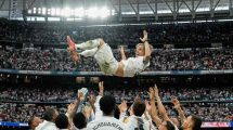 Modric emotivo adiós del Real Madrid. Compañeros lanzan al aire