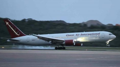 Avion aterriza en Maiquetia