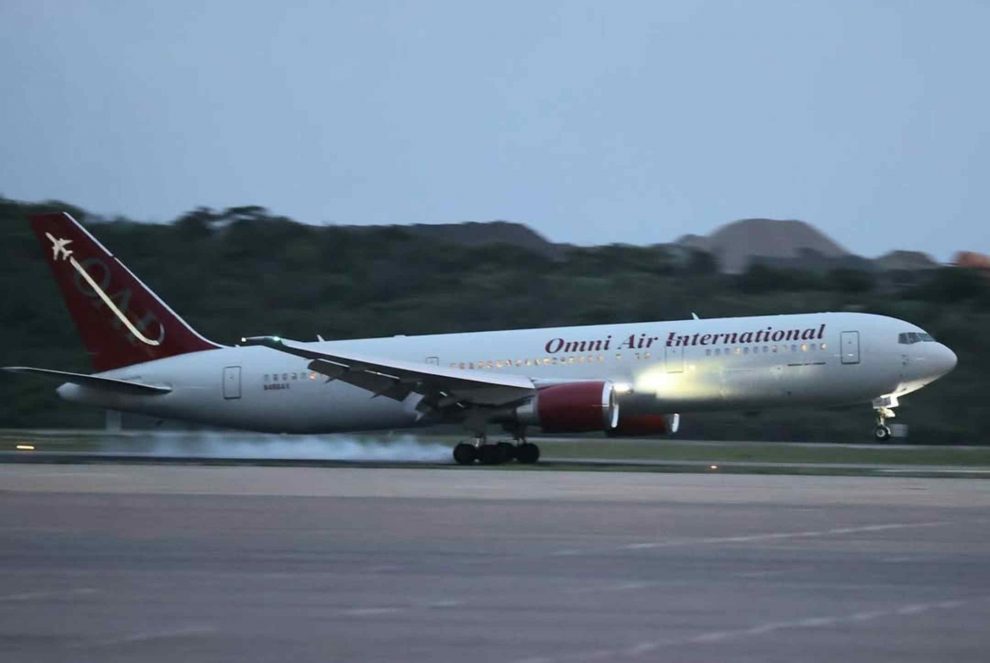 Avion aterriza en Maiquetia