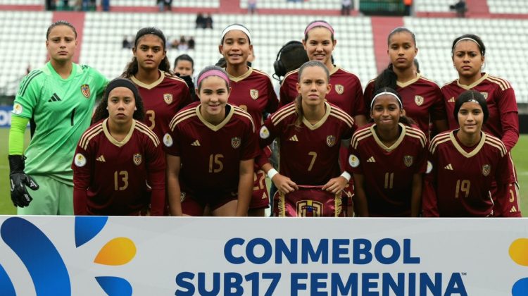 Jugadoras vinotinto sub-17 femenina