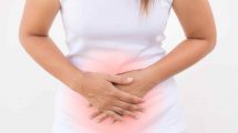 Mujer con dolor abdominal