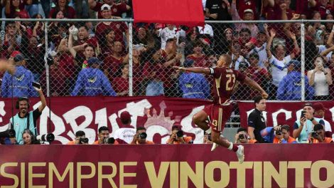 Venezuela le ganó 2-0 a Bolivia. Salomón rondón celebra su gol