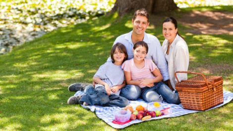 Familia en picnic