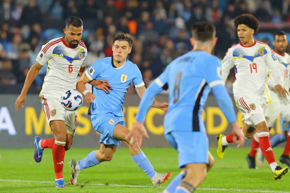 Venezuela cae en Uruguay