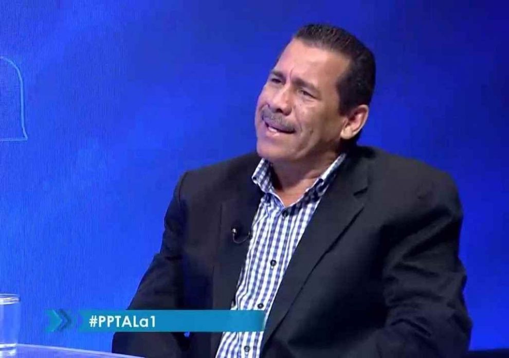 Diputado niega aumento de la gasolina