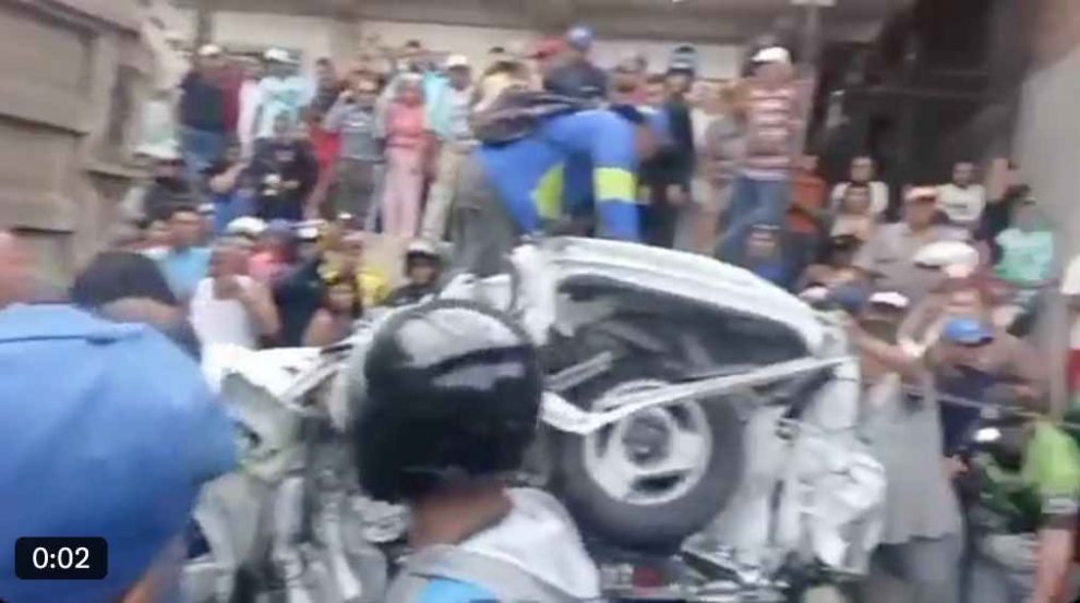 Siniestro vial en Miranda dejó víctimas y vehículos destrozados. El hecho ocurrió este 10 de julio en el sector Mariche - Las Tapias.