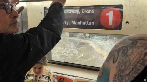 Lluvias en Nueva York colapsaron el metro