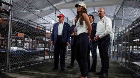 Trump y DeSantis inauguran Alligator Alcatraz