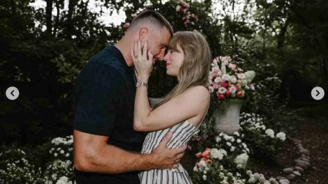 Taylor Swift anunció que se casa con Travis Kelce