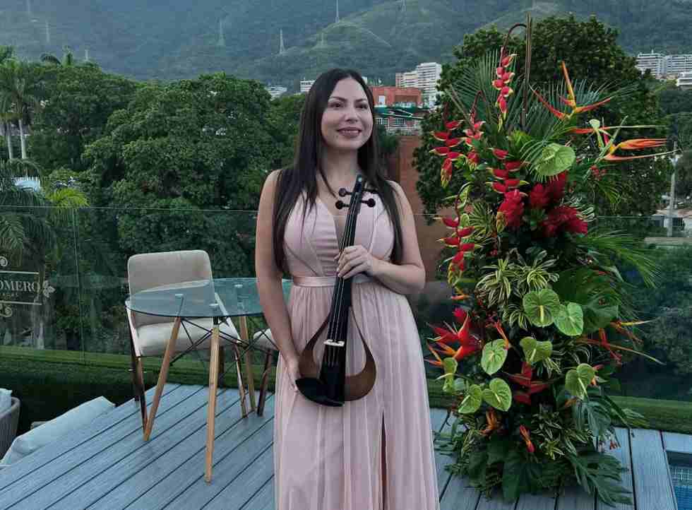 Violinista venezolana con Coldplay y Luis Miguel