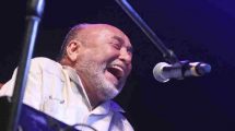 Eddie Palmieri fue un pianista puertorriqueño y leyenda de la salsa. Conoce su historia, logros y legado musical.
