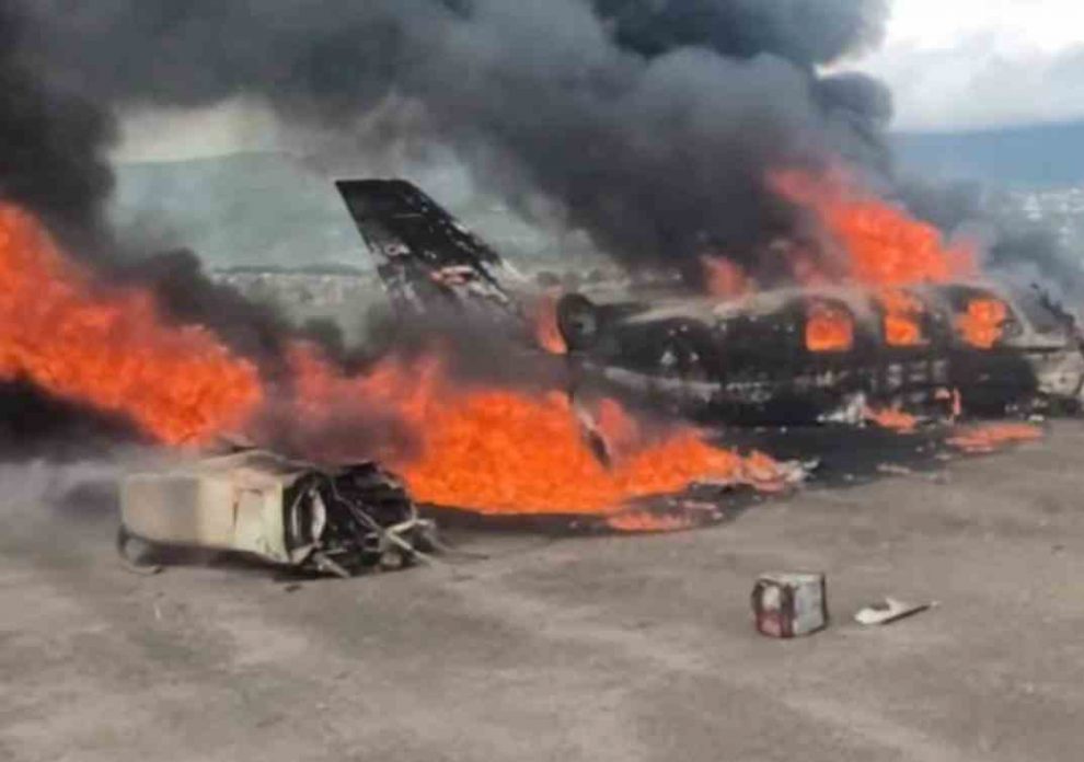 Un accidente en el Aeropuerto de Paramillo dejó una avioneta incendiada y dos posibles fallecidos. Autoridades investigan las causas del siniestro.