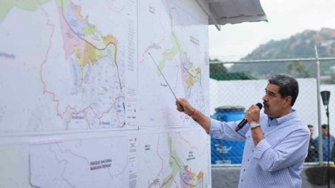 Maduro activa defensa con misiles en Caracas-La Guaira