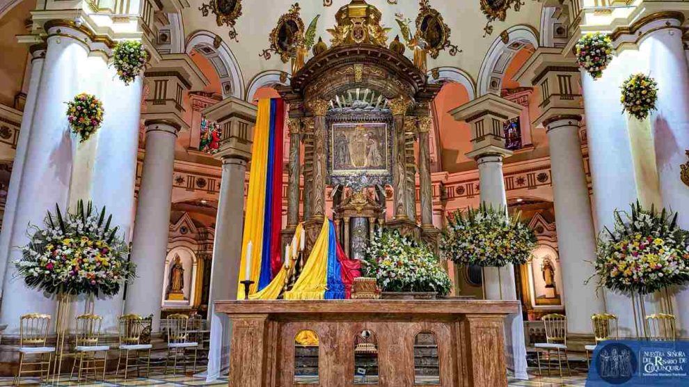 Día de la Virgen de Chiquinquirá. Imagen del altar