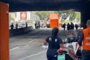 Accidente en la autopista Gran Cacique Guaicaipuro. Altura CCCT