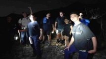 Bomberos rescatan a jóvenes desorientados en el Parque Municipal El Casupo en Valencia tras un operativo conjunto y exitoso.