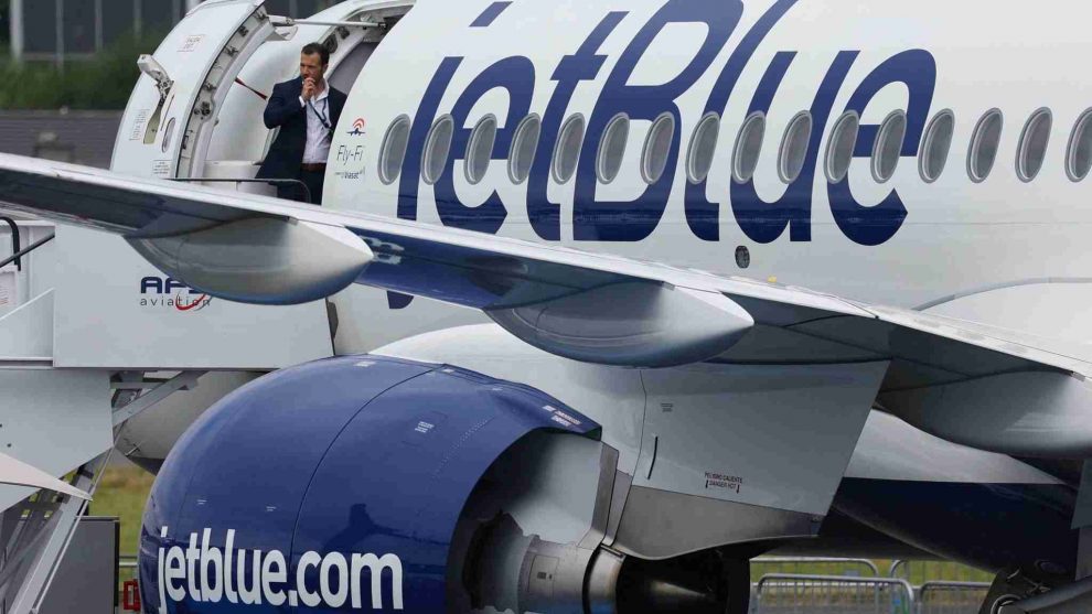 avión de JetBlue evitó colisión aérea