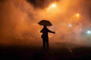 Enfrentamientos en Minneapolis tras disparo federal