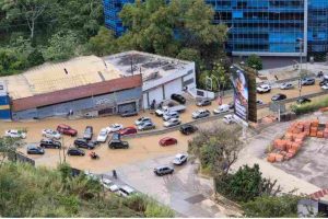 Rotura de tubería matriz en Los Naranjos 16 de enero