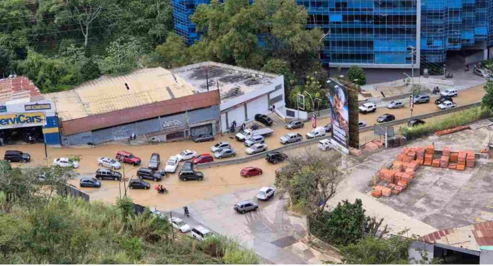 Rotura de tubería matriz en Los Naranjos 16 de enero