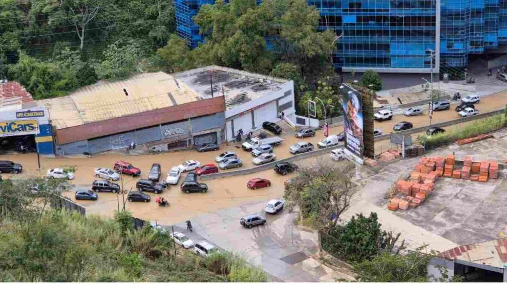 Rotura de tubería matriz en Los Naranjos 16 de enero