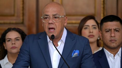 Jorge Rodríguez anuncia liberación