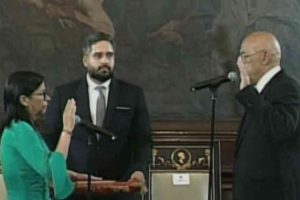 Delcy Rodríguez fue juramentada como presidenta encargada