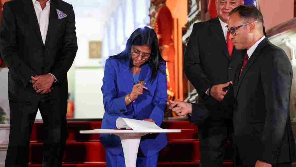 Delcy Rodríguez promulgó la ley de amnistía en Venezuela
