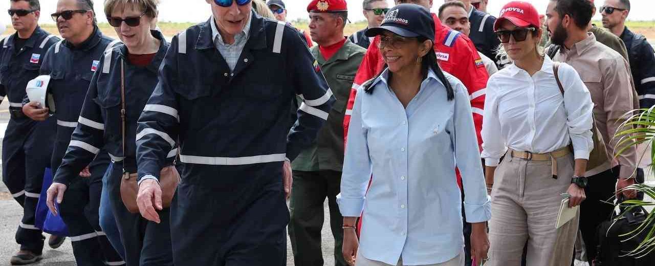 Delcy Rodríguez y Chris Wright visitaron Petro Independencia