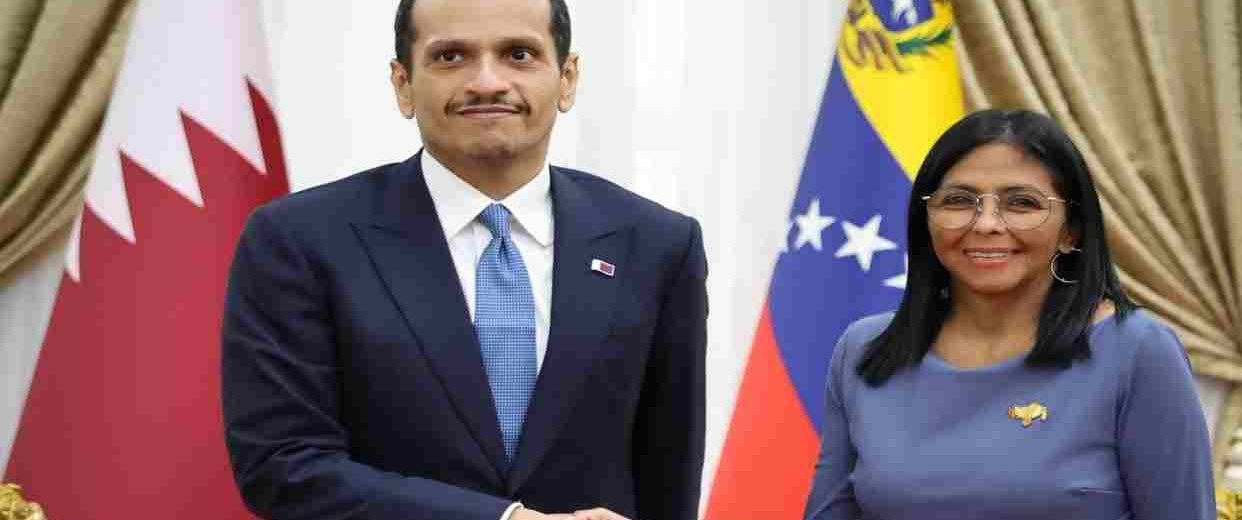 Delcy Rodríguez recibe al primer ministro de Catar