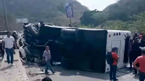 accidente en autopista Gran Mariscal de Ayacucho hacia Guarenas