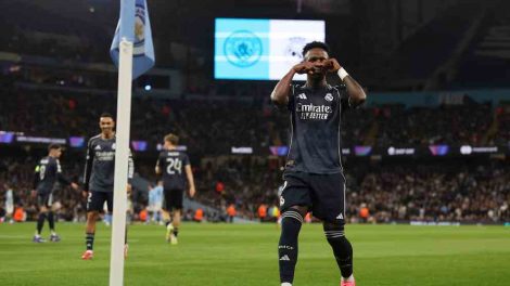 “Stop crying your heart out” Vini