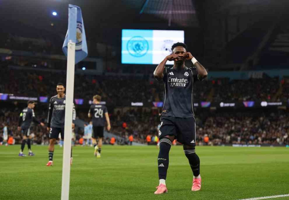 “Stop crying your heart out” Vini