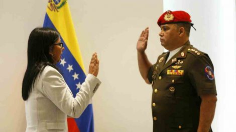 Destituyen a Padrino López y designan a Gustavo González López como nuevo ministro de Defensa en Venezuela.