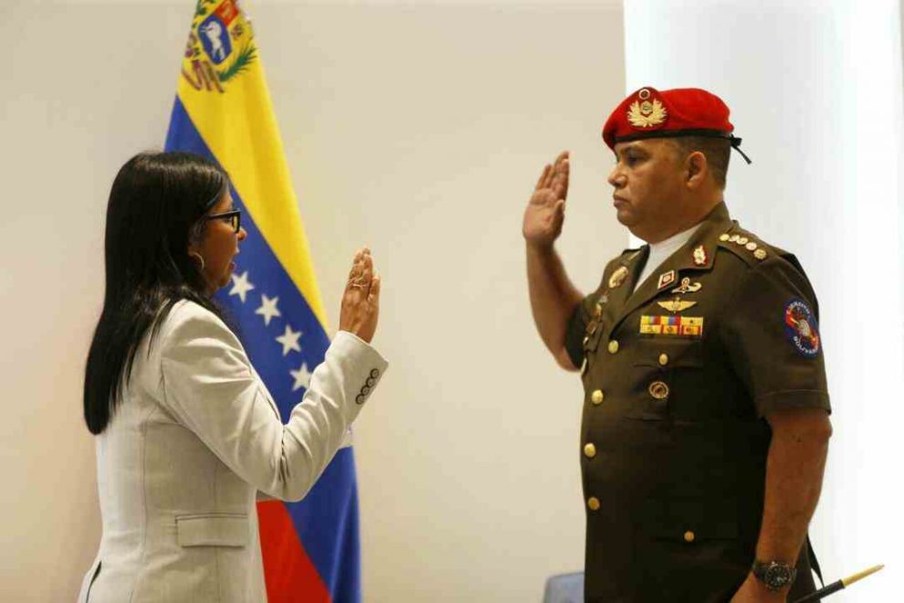 Destituyen a Padrino López y designan a Gustavo González López como nuevo ministro de Defensa en Venezuela.