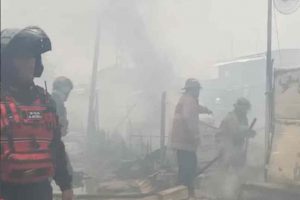Incendio en viviendas improvisadas en Coropo, Aragua fue controlado por bomberos mientras autoridades investigan las causas del siniestro.
