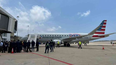 Primer vuelo de American Airlines aterriza en Maiquetía