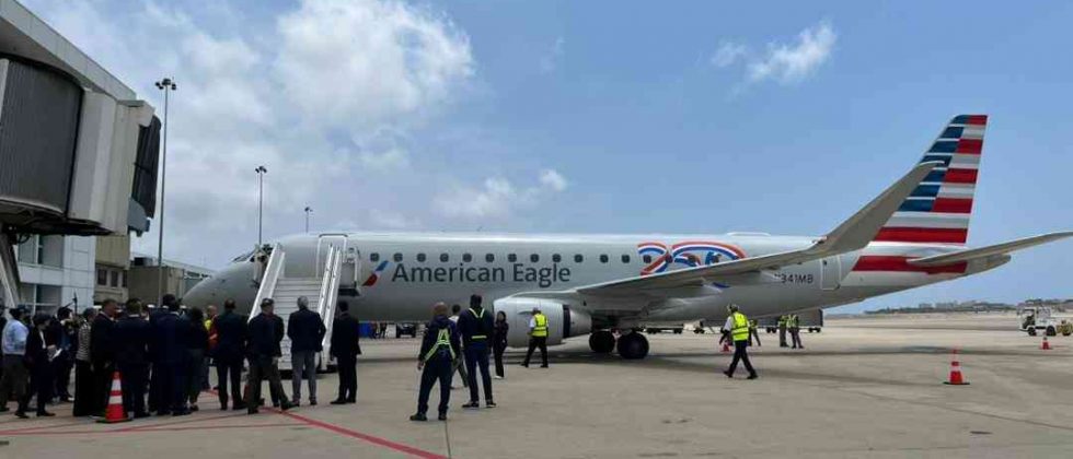 Primer vuelo de American Airlines aterriza en Maiquetía