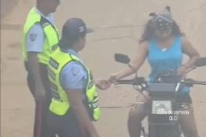 Zafó multa pagando a policías en Bolívar